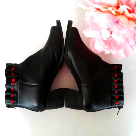 Lori Goldstein black open toe booties - Picture 3 of 12